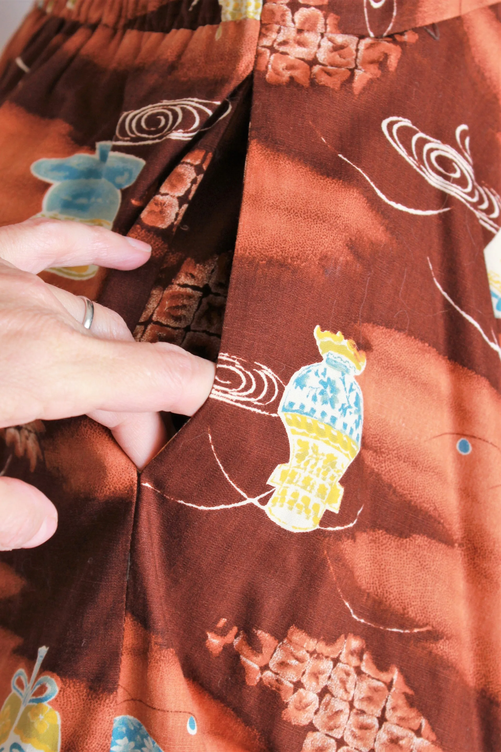 1950s Novelty Print Dress With Full Circle Skirt