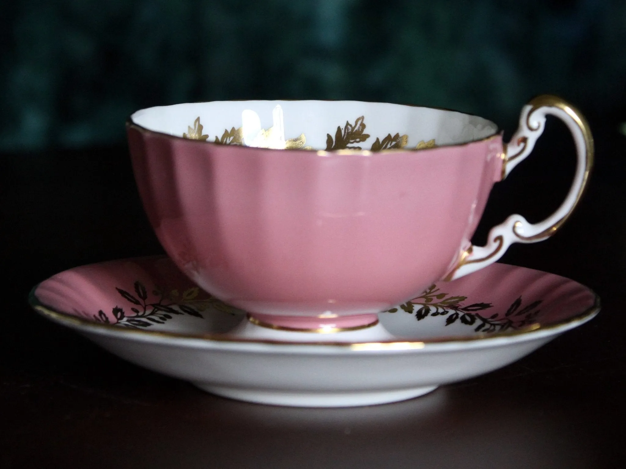 Aynsley Dusky Pink Teacup, Floral Interior, Oban Tea Cup & Saucer Set -J