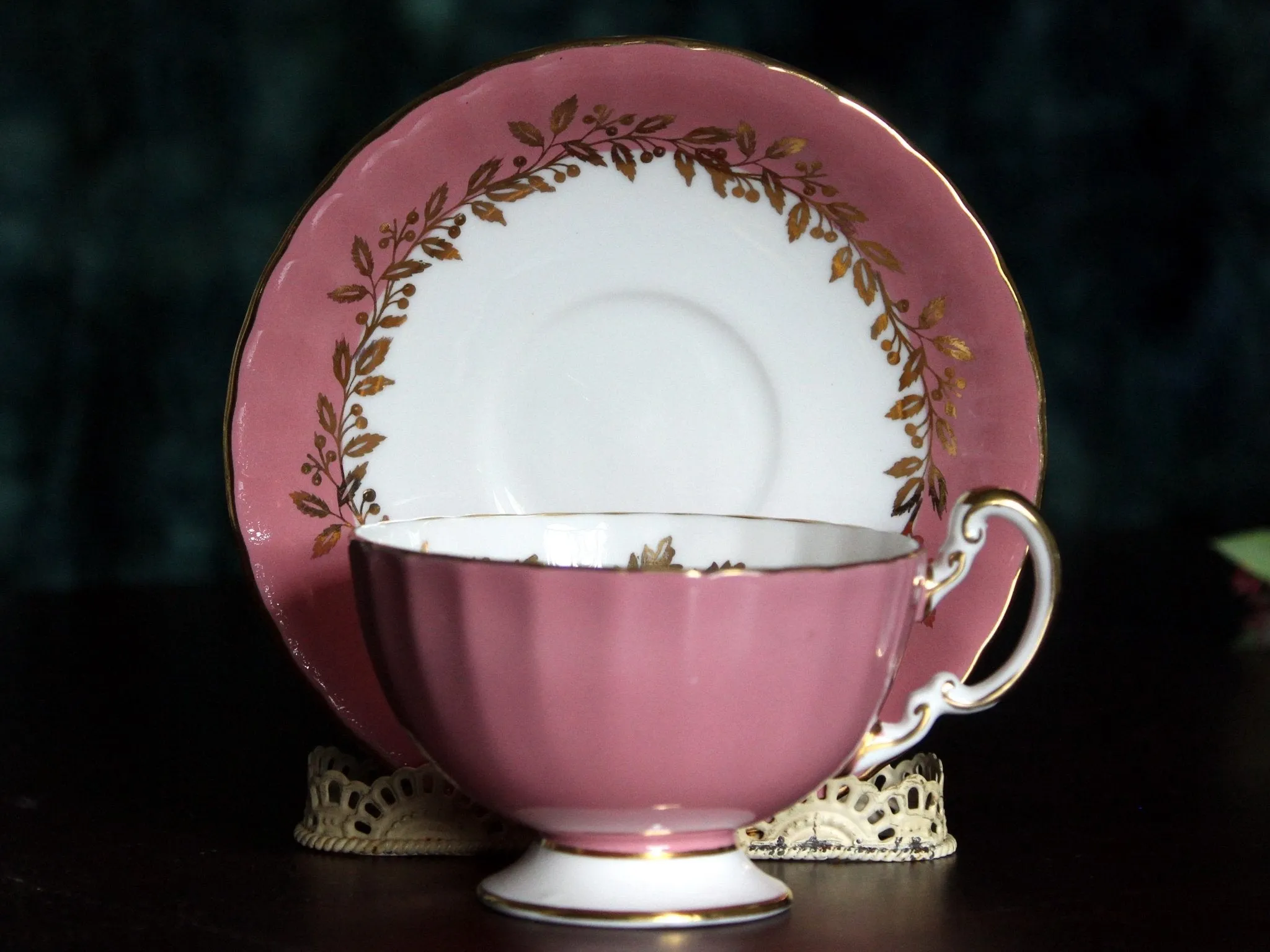 Aynsley Dusky Pink Teacup, Floral Interior, Oban Tea Cup & Saucer Set -J
