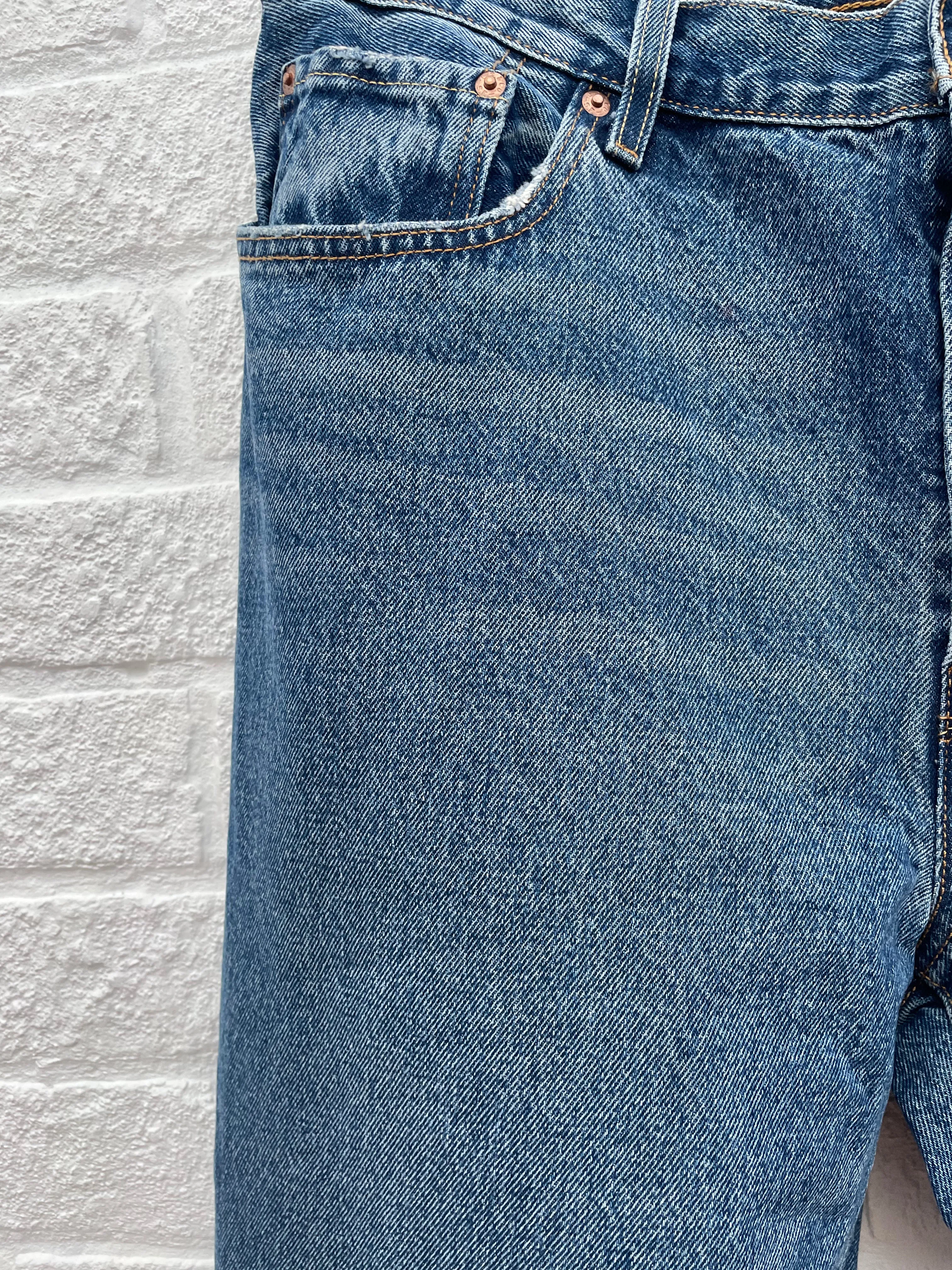 Levis New 501 Jeans Size Large (34 x 30)