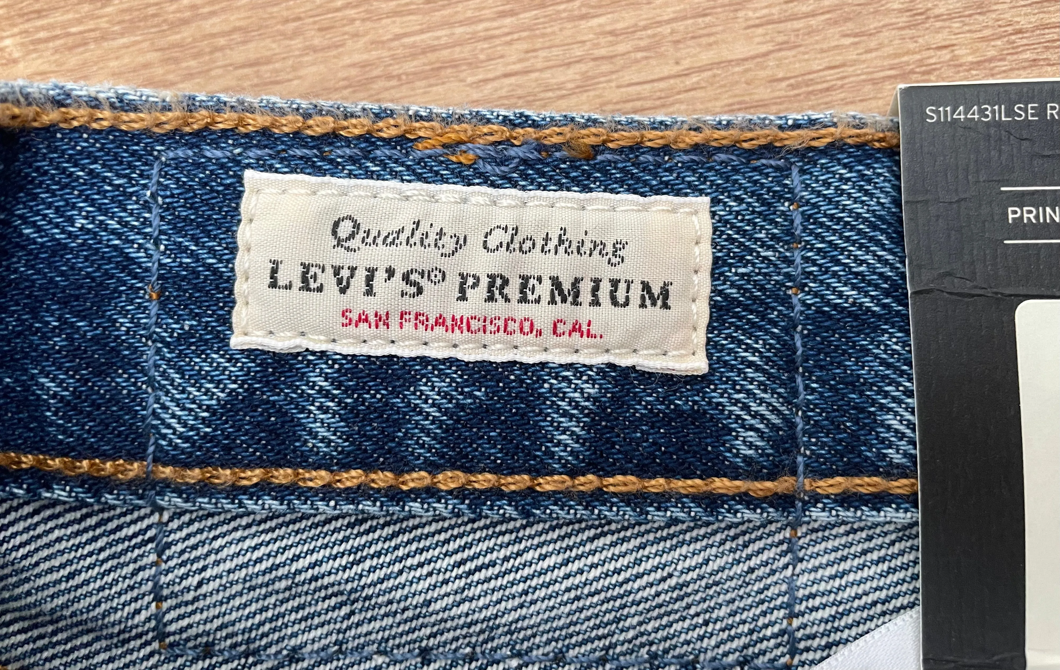 Levis New 501 Jeans Size Large (34 x 30)