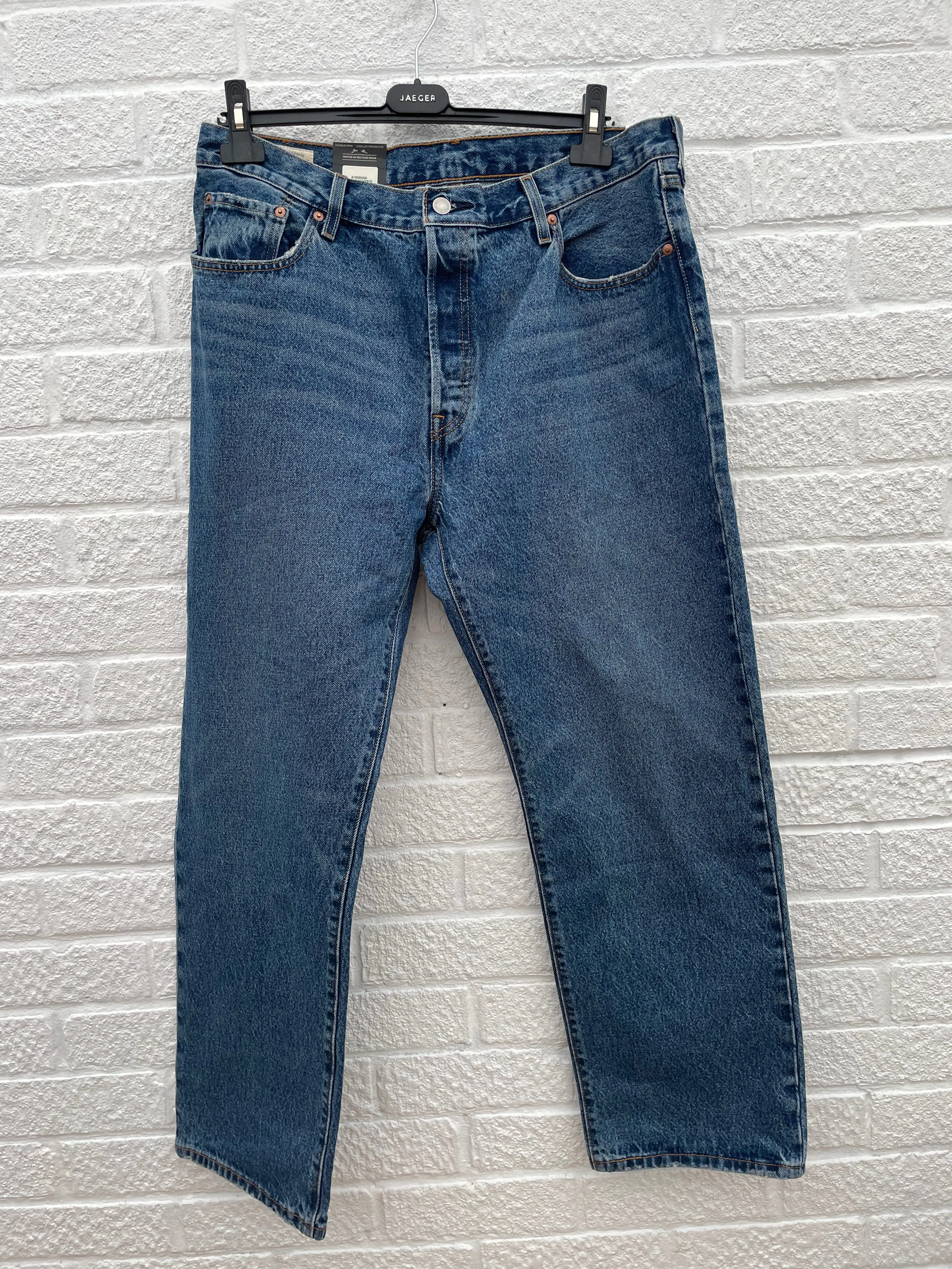 Levis New 501 Jeans Size Large (34 x 30)