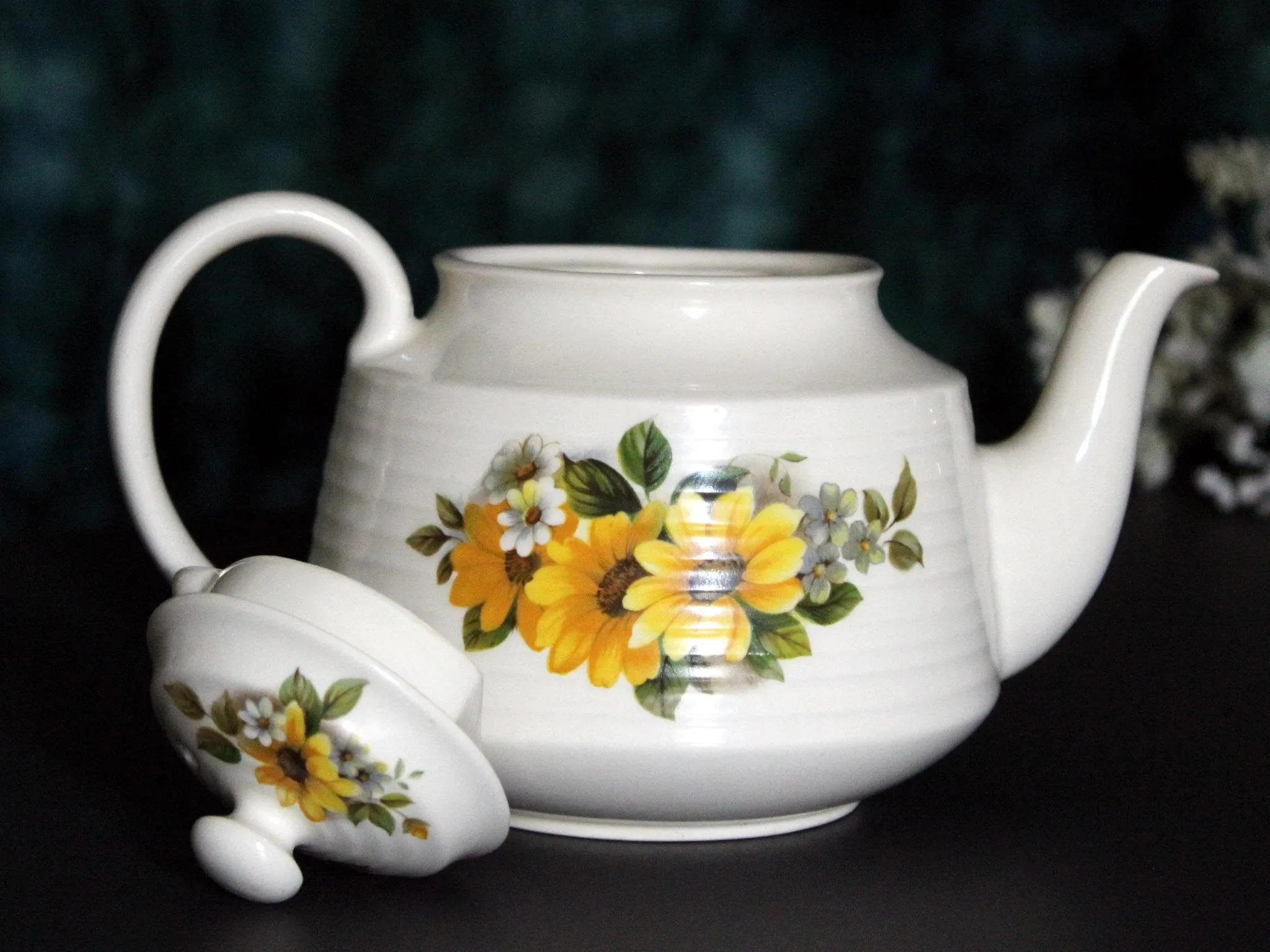 Sadler 3-4 Cup Teapot, Vintage Sadler Tea Pot, Made in England -J
