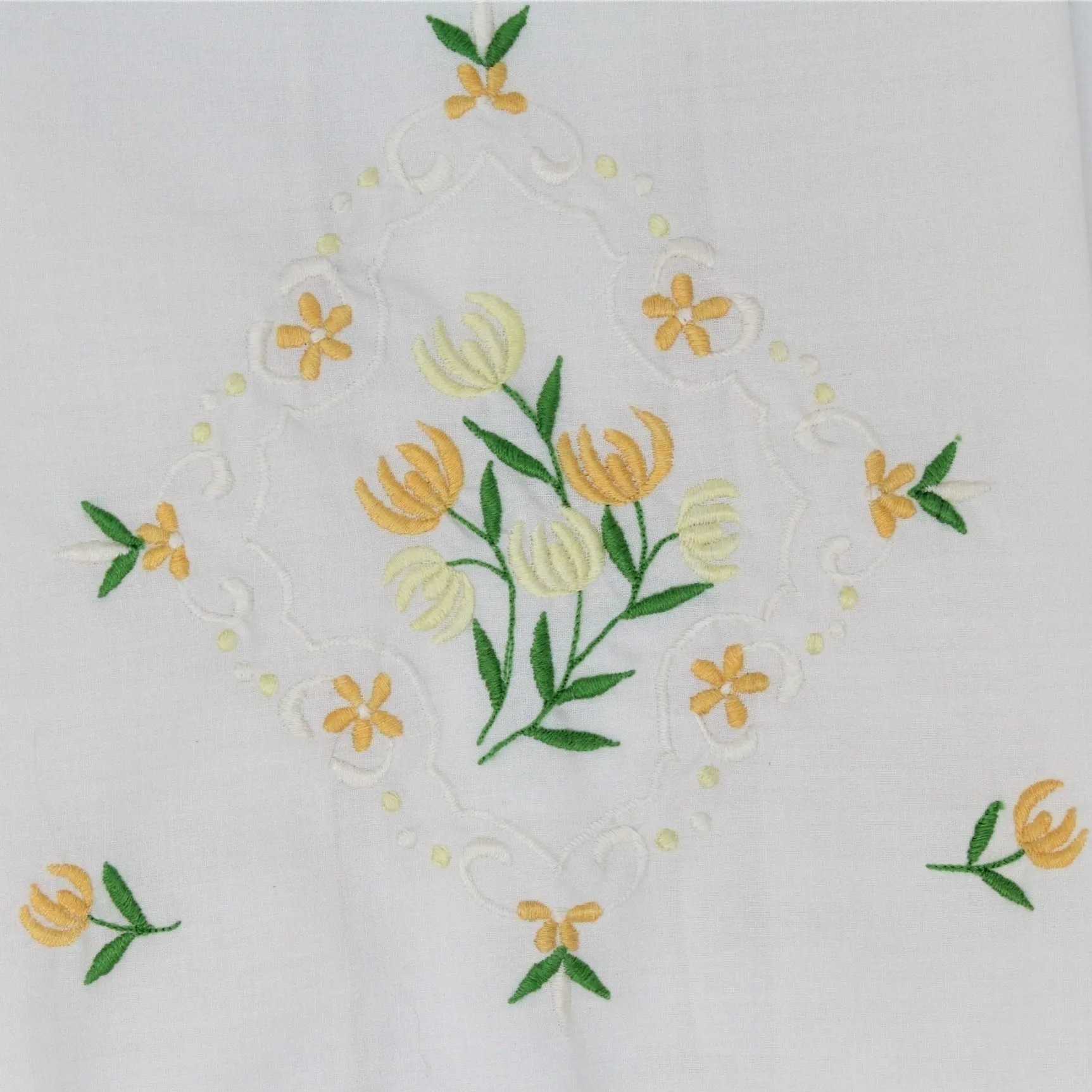 Tea Towels / Fingertip Towels, Embroidered Yellow Floral, Set of 2, Vintage