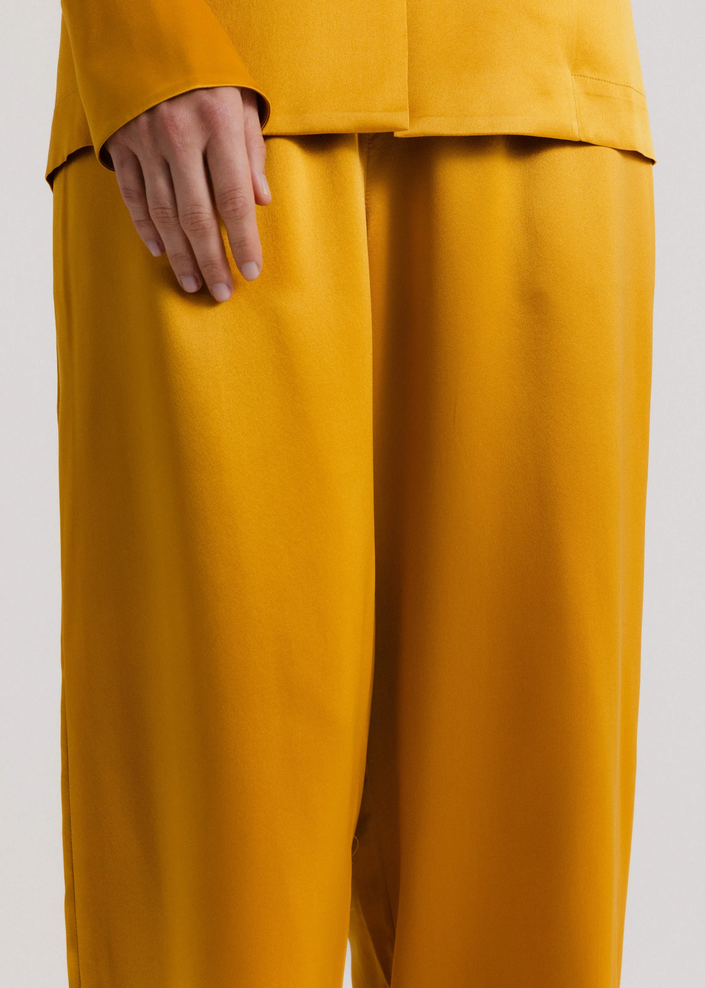 The Signature Silk Set in Gold