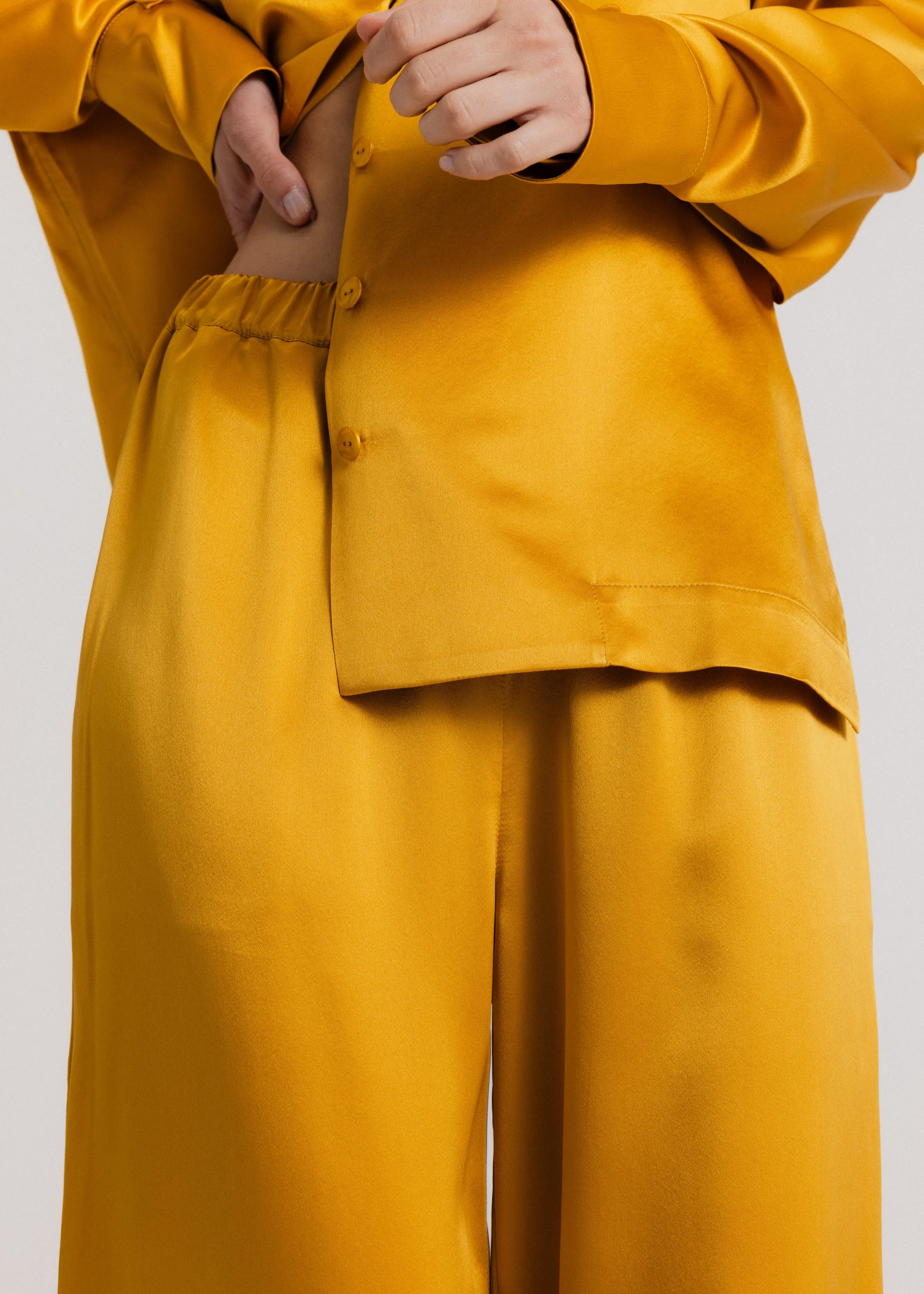 The Signature Silk Set in Gold