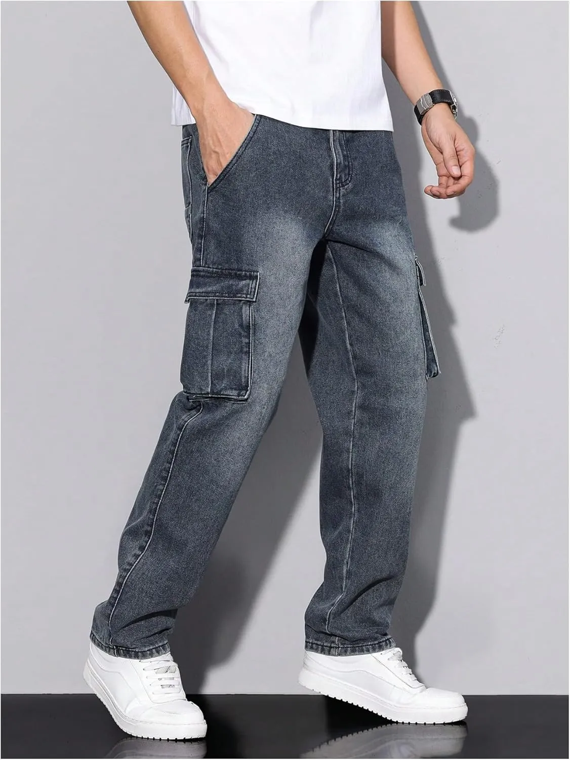 Verdusa Men's Cargo Jeans Relaxed Outfits Straight Leg Denim Pants Vintage Jeans with Pockets